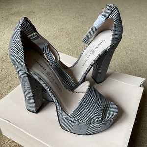 Chinese Laundry Platform Sandals, Brand New